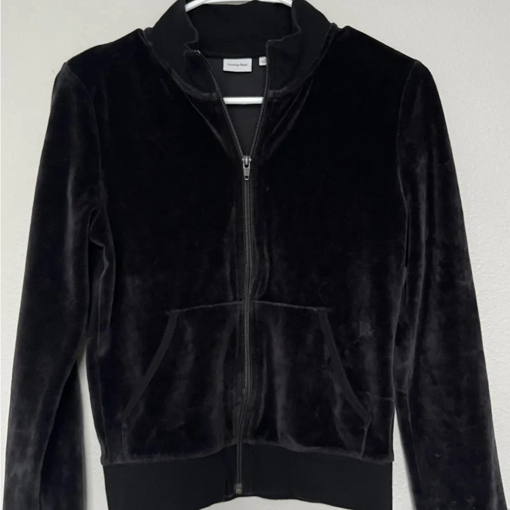 Aritzia Sunday Best Kiera Velour Zip Up Jacket